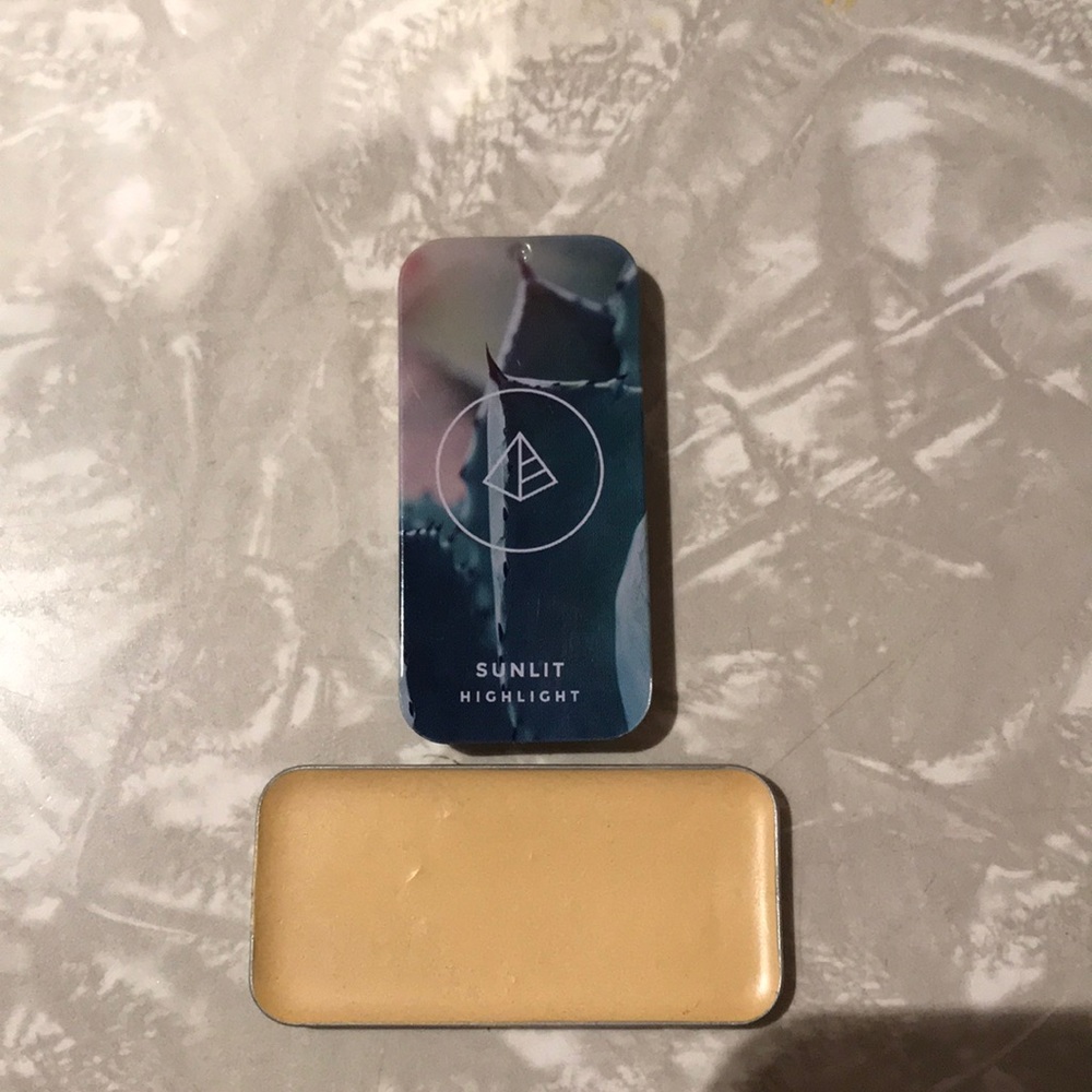 Maskcara sunlit highlighter swatched